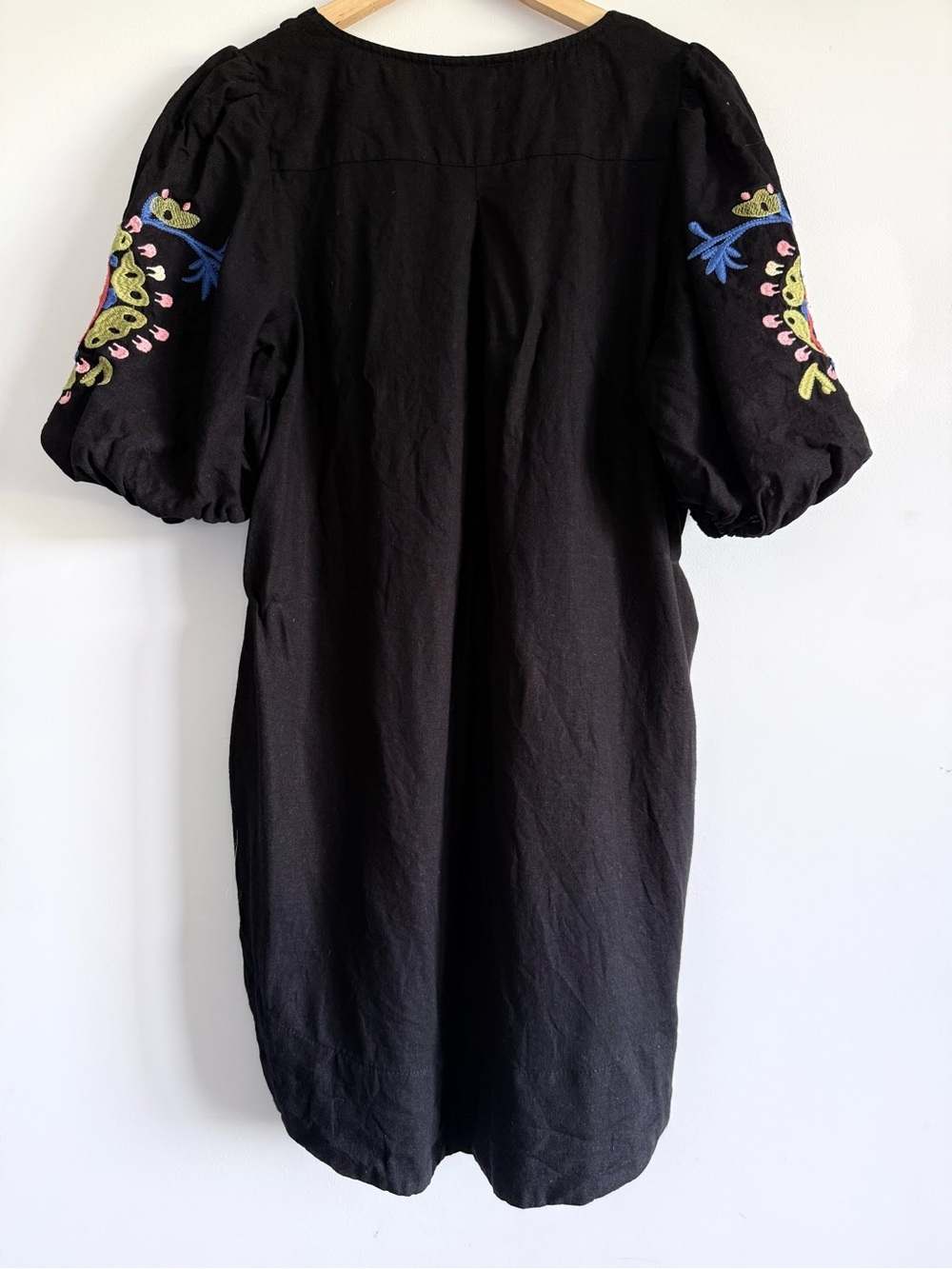 Halston Heritage Black Midi Dress with Pillow Sleeves and Embroidered Design - Picture 4 of 7
